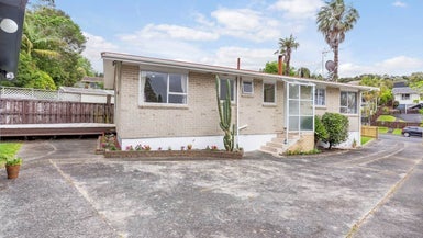 16 Staincross Street, Green Bay, Auckland