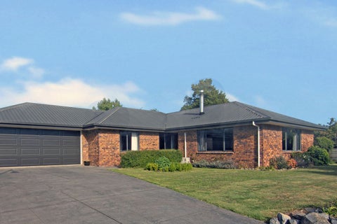 5 Angus Place, Wakefield
