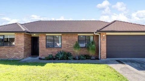 33 South Kensington Way, Henderson, Auckland