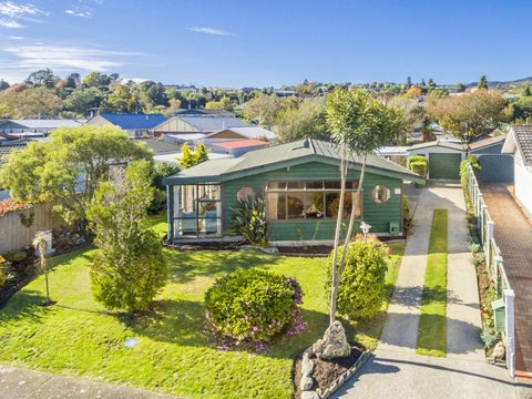 8 Roband Crescent, Brown Owl, Upper Hutt