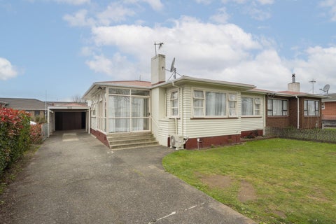 605 Queen Street East, Levin, Levin