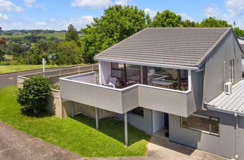 1/180 Sandspit Road, Shelly Park, Auckland