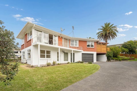 18 Manhattan Heights, Glendene, Auckland