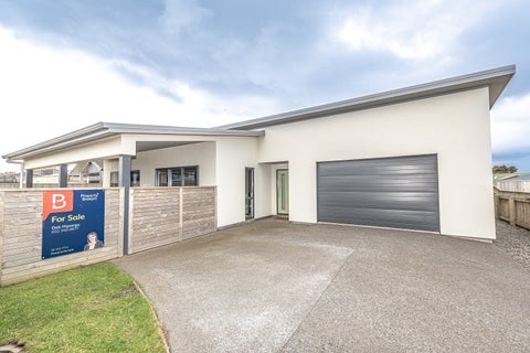 16 Simon Street, Tawhero, Whanganui