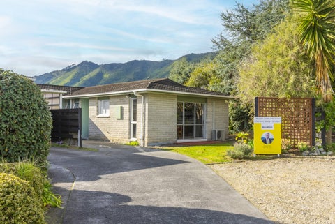 11B Graham Grove, Waikanae, Waikanae