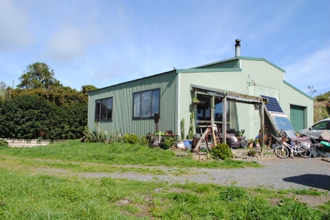 7 Warea Road, New Plymouth