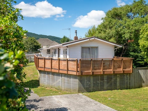 13 Thurleigh Grove, Karori, Wellington
