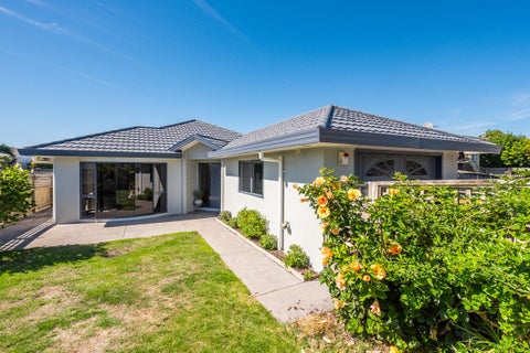 82 Manly Street, Paraparaumu Beach, Paraparaumu