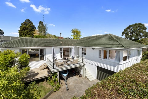 11 Winifred Avenue, Bayview, Auckland