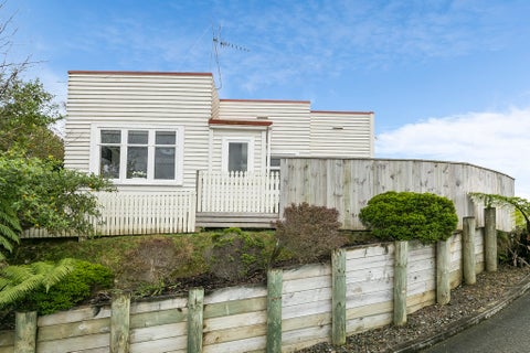 58 Lincoln Avenue, Tawa, Wellington