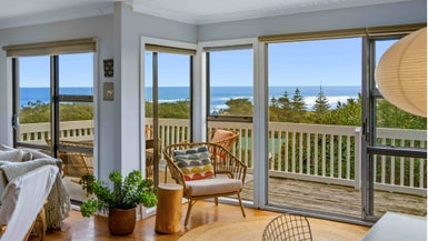 27 Domain Crescent, Muriwai, Waimauku