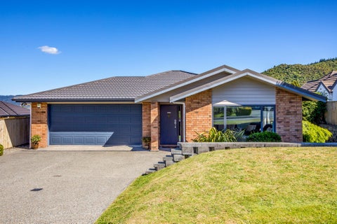 5 Colin Guppy Crescent, Riverstone Terraces, Upper Hutt