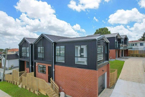 6/233 Great North Road, Henderson, Auckland