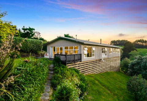 957 Weranui Road, Silverdale