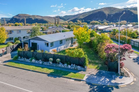 2 Lord Auckland Road, Wakefield