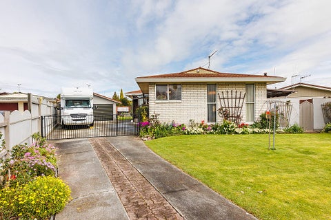 15 Grange Place, Milson, Palmerston North