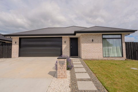 27 Henshaw Street, Woodend, Woodend