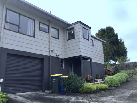2/123 Lynn Road, Bayview, Auckland