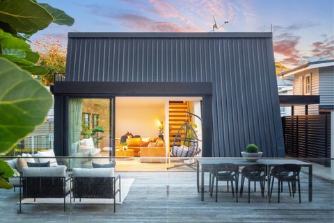 42C Island Bay Road, Beach Haven, Auckland
