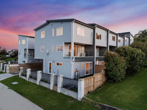 7D Liston Street, Northcote, Auckland