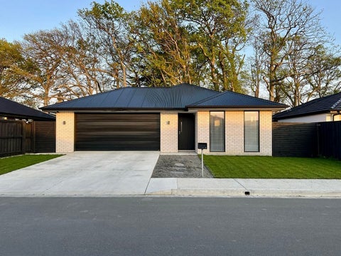 23 Crossley Avenue, Woodend, Woodend