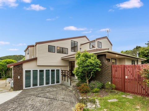 57 Shackle Lane, Whitby, Porirua