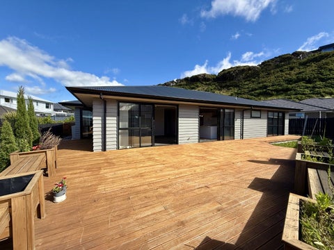 12 Schooner Drive, Whitby, Porirua