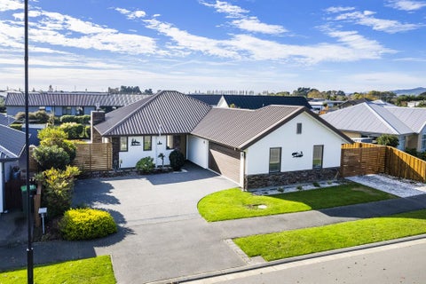 91 Carnaveron Drive, Lincoln, Lincoln