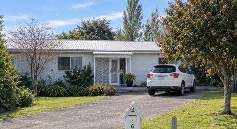 6 Colombo Court, Masterton