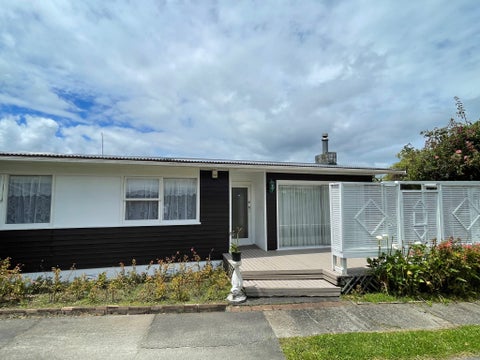 11 Thornlow Street, Glendene, Auckland