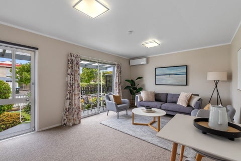 17 Newcastle Terrace, Mount Albert, Auckland