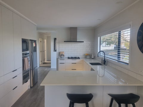 18 Sandgate Avenue, Botany Downs, Auckland