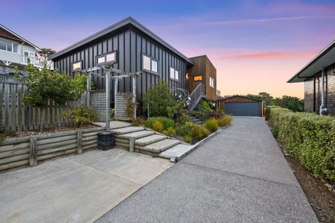102 Moncks Spur Road, Redcliffs, Christchurch