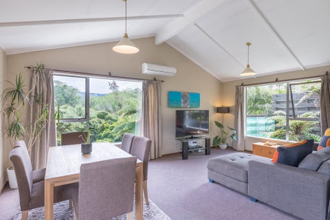 126B Taylor Terrace, Tawa, Wellington