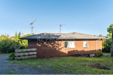46 Parrs Cross Road, Henderson, Auckland