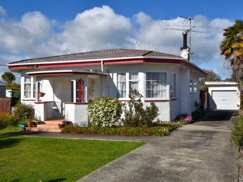 16 Richmond Road, Carterton
