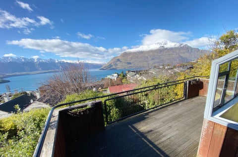49A Wynyard Crescent, Fernhill, Queenstown
