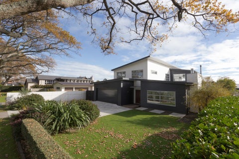 10 Grand Oaks Drive, Awapuni, Palmerston North