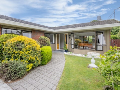 28 Awanui Drive, Waikanae