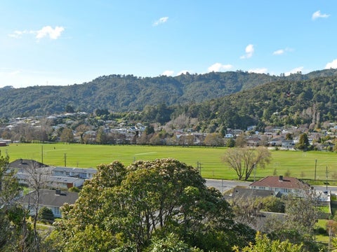 15 Bird Grove, Stokes Valley, Lower Hutt