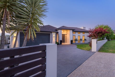 1 Broadwater Close, Pyes Pa, Tauranga