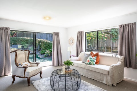 2/29 Finn Place, Totara Vale, Auckland