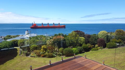 16 Ward Parade, Bluff