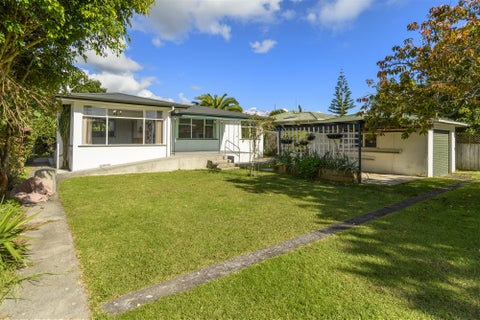 20 Stirling Grove, Greerton, Tauranga