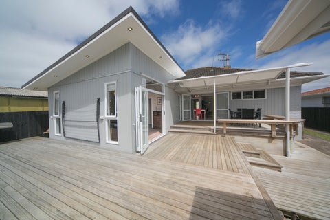 13 Woodward Avenue, Mangere Bridge, Auckland