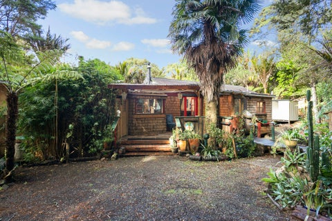 10 Minnehaha Avenue, Titirangi, Auckland