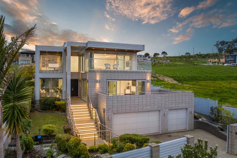 46 Armstrong Farm Drive, East Tamaki Heights, Auckland