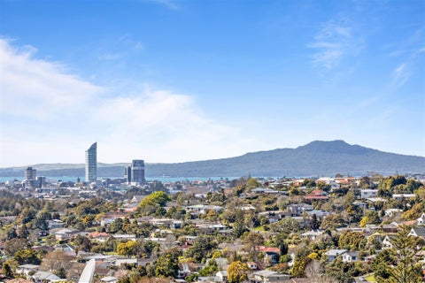 13 McDowell Crescent, Hillcrest, Auckland