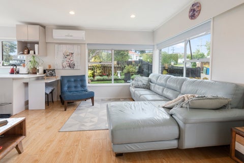 1/50 Gladstone Road, Northcote, Auckland