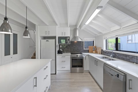2/142 Lancaster Road, Beach Haven, Auckland